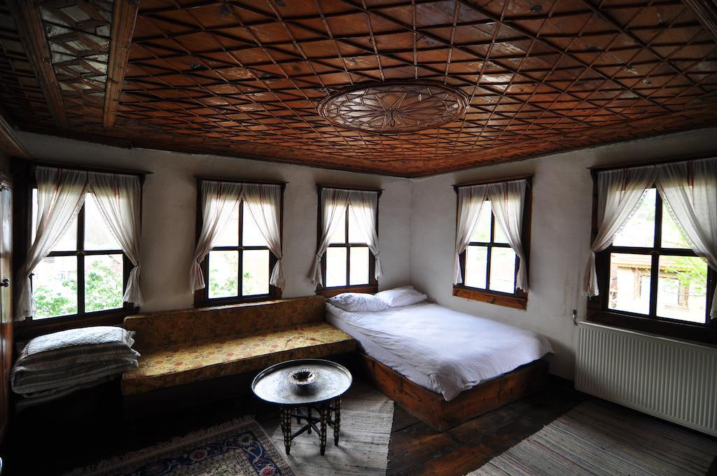 Haci Sakirler Konagi Guest House Mudurnu ห้อง รูปภาพ
